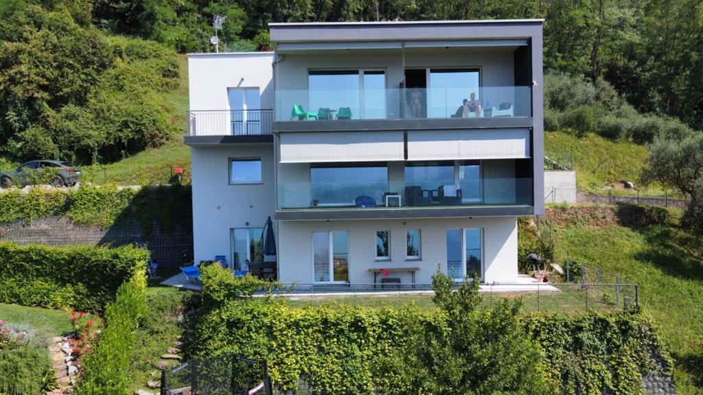 Il Cubo Di Anja Home Of Amazing View Pisogne Exteriör bild